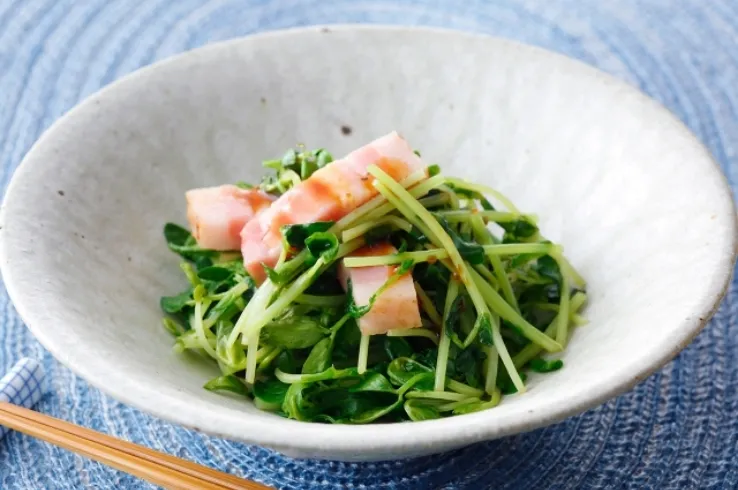 豆苗とベーコンの和え物のイメージ