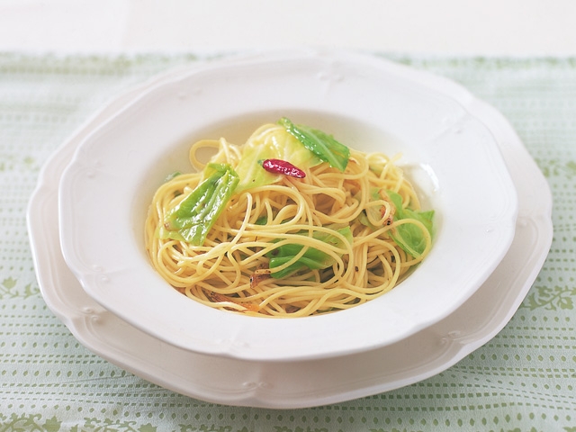 Spaghetti Aglio e Olio with Spring Cabbage and Sakura Ebi Shrimp