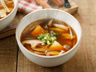 きのこと豆腐のピリ辛スープ