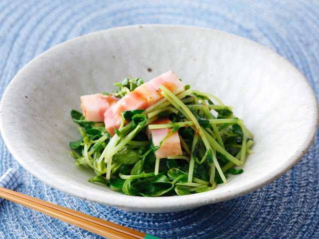 豆苗とベーコンの和え物 カマダレシピ 鎌田醤油 かまだしょうゆ 公式通販サイト 豆苗とベーコンの和え物 カマダレシピ 鎌田醤油 かまだしょうゆ 公式通販サイト