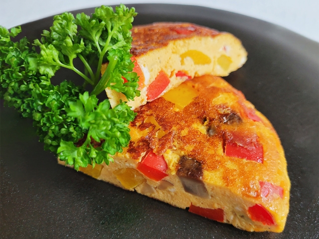 ふわふわスパニッシュオムレツ｜カマダレシピ｜鎌田醤油（かまだ