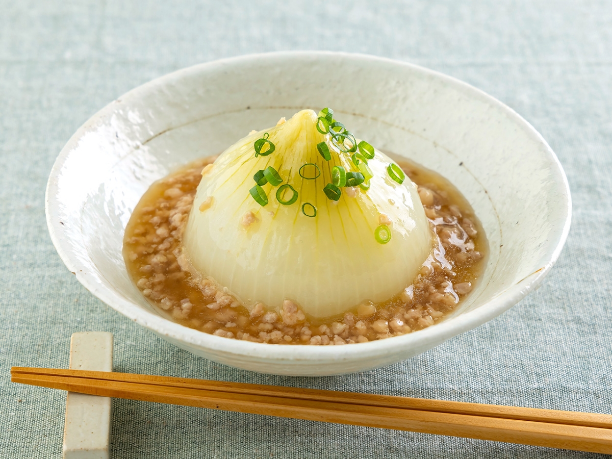 新玉ねぎのそぼろあんかけ｜カマダレシピ｜鎌田醤油（かまだしょうゆ