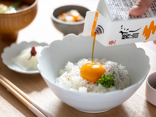 白磁 輪花5.5寸深鉢