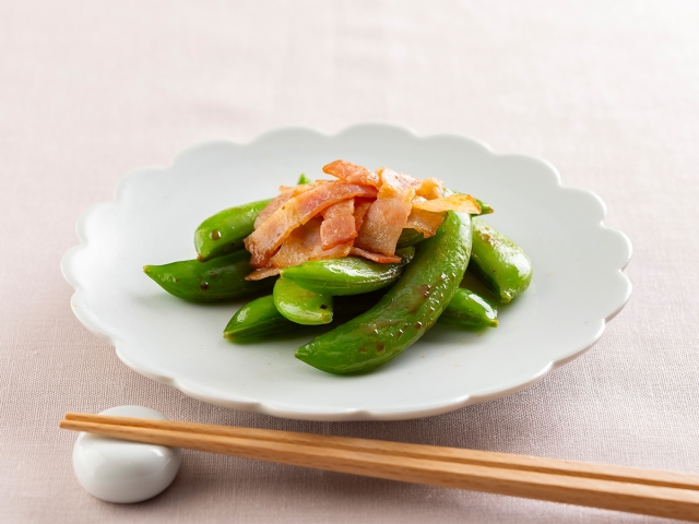白磁 輪花5.3寸皿
