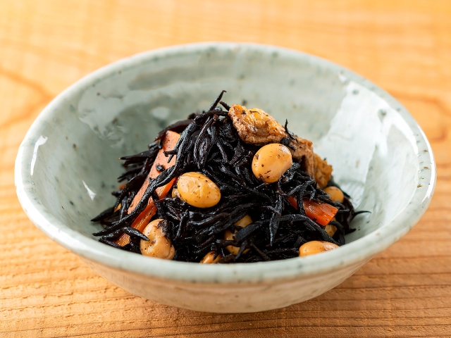 ひじきの煮物｜カマダレシピ｜鎌田醤油（かまだしょうゆ）公式通販サイト