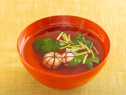 生麩と三つ葉のお吸い物
