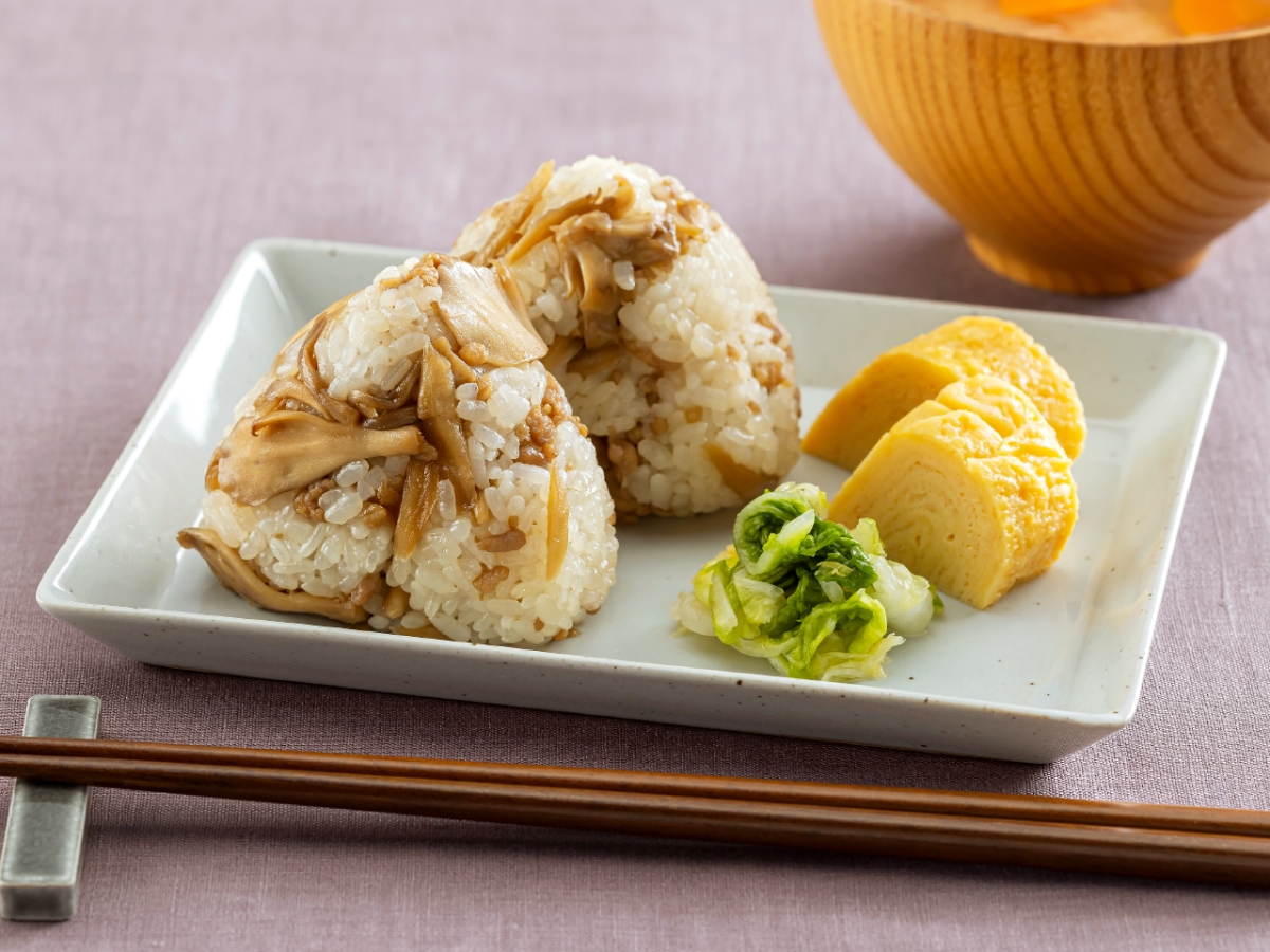 そぼろの混ぜご飯おにぎり