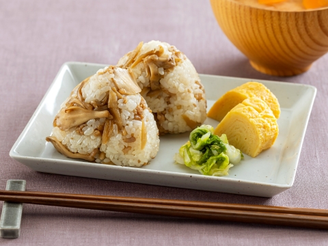 そぼろの混ぜご飯おにぎり