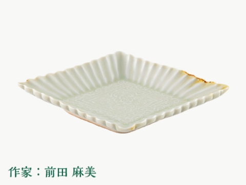 灰青秞輪花菱形皿