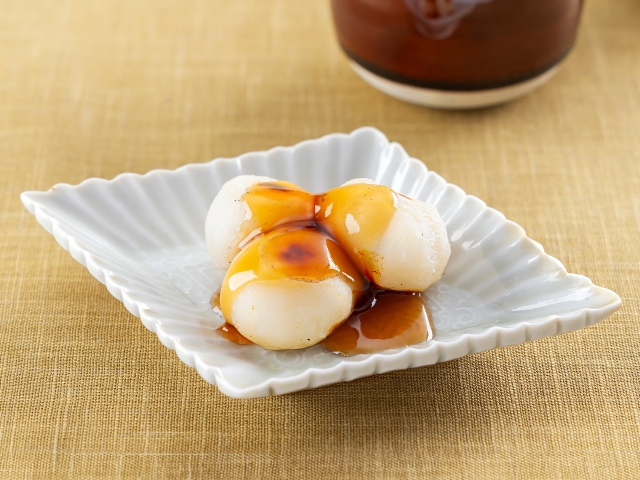 みたらし Sanko Seika Mochicure Gummy Mitarashi Dango flavor (三幸製菓 もち