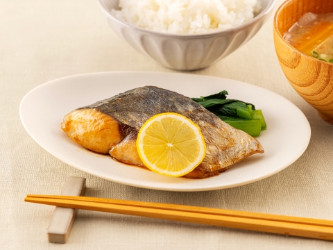 レモン風味のサワラだし醤油焼き